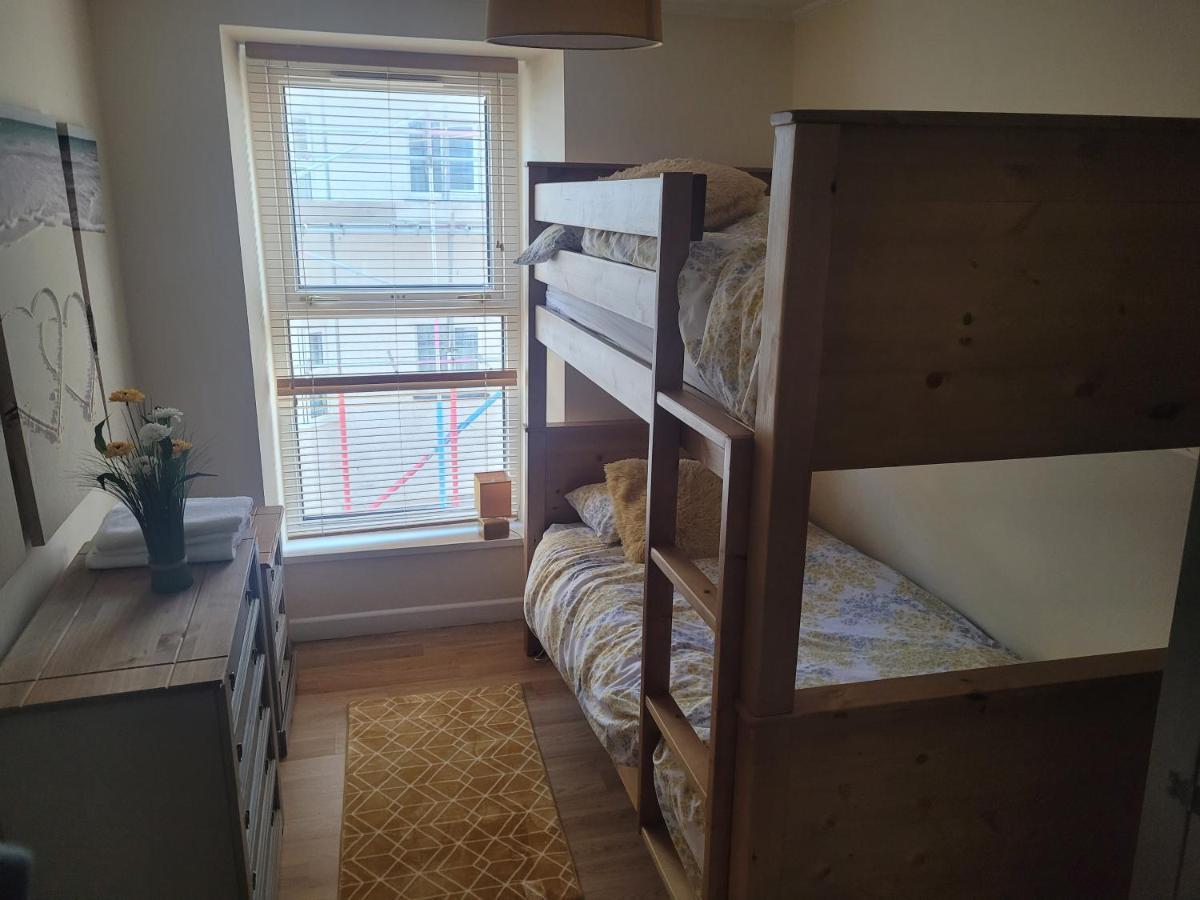 Large 5 Bed Town-Centre Home Close To The Beach, Sleeps 9 Абъристуит Екстериор снимка