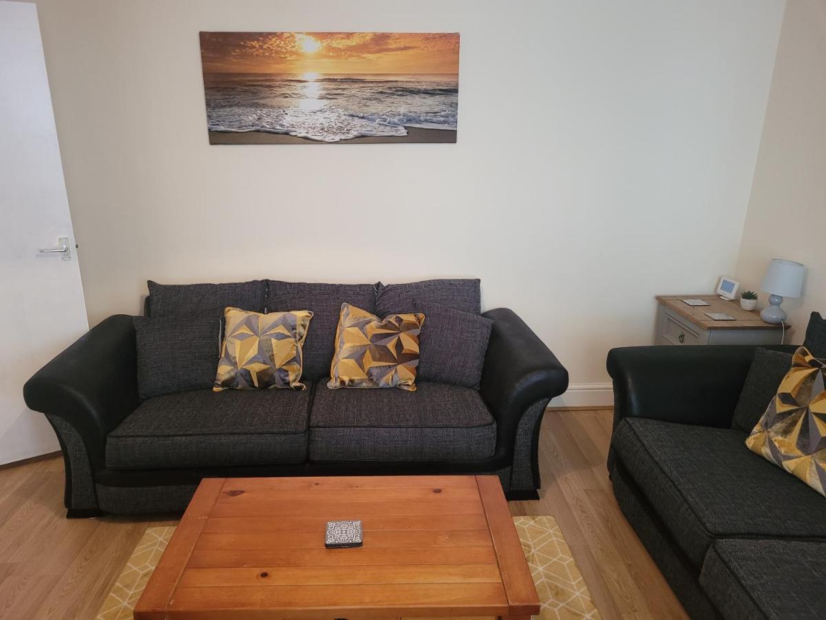 Large 5 Bed Town-Centre Home Close To The Beach, Sleeps 9 Абъристуит Екстериор снимка