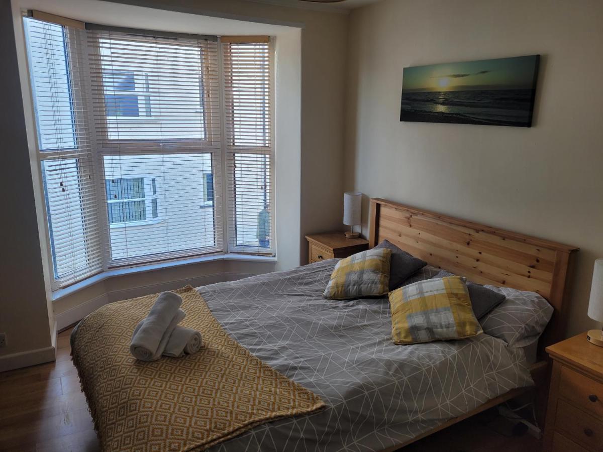 Large 5 Bed Town-Centre Home Close To The Beach, Sleeps 9 Абъристуит Екстериор снимка